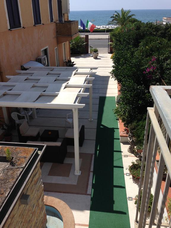 Hotel La Rosetta Scauri Scauri  Kültér fotó
