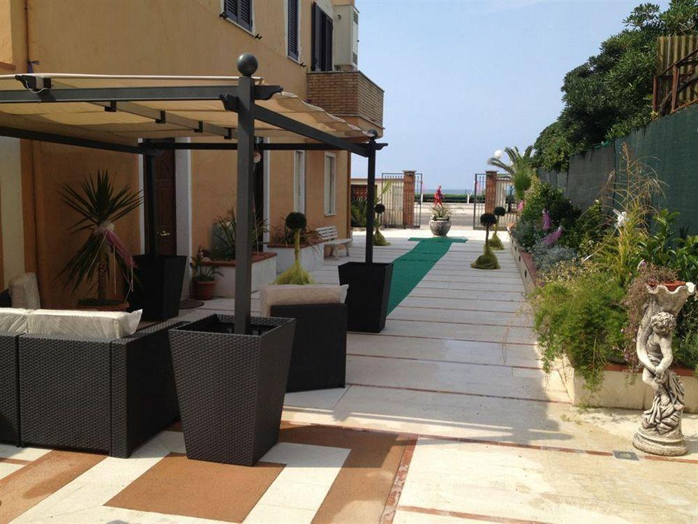 Hotel La Rosetta Scauri Scauri  Kültér fotó