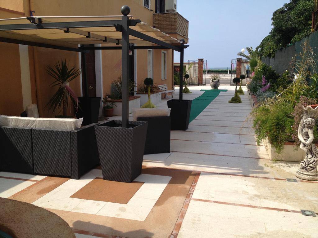 Hotel La Rosetta Scauri Scauri  Kültér fotó
