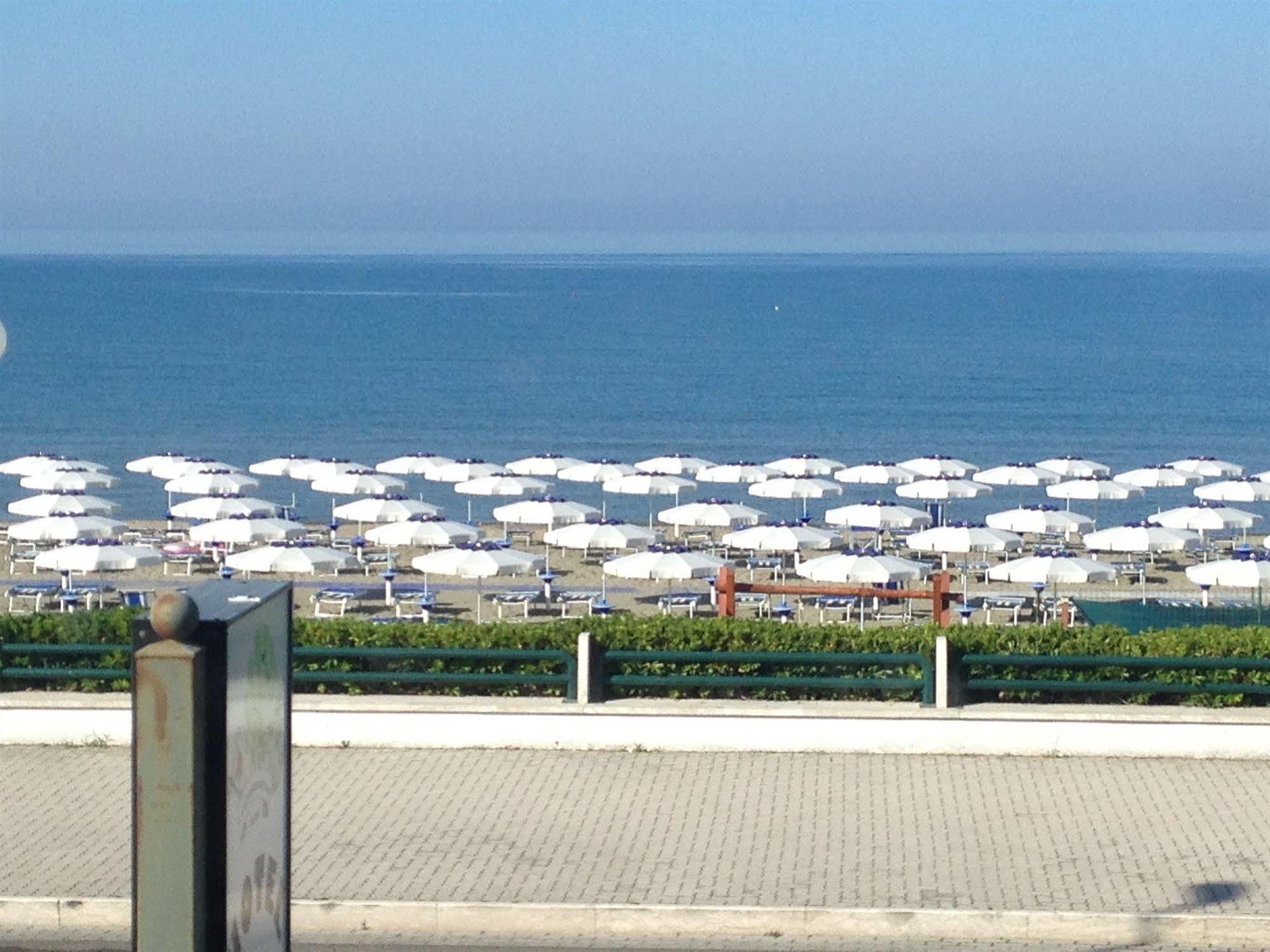 Hotel La Rosetta Scauri Scauri  Kültér fotó