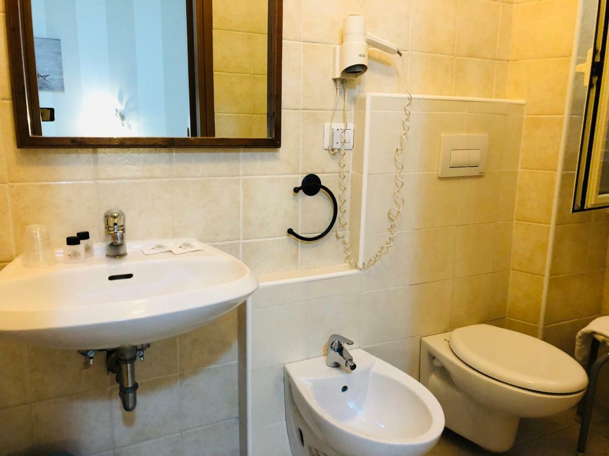 Hotel La Rosetta Scauri Scauri  Kültér fotó