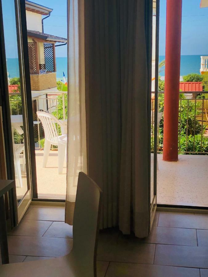 Hotel La Rosetta Scauri Scauri  Kültér fotó